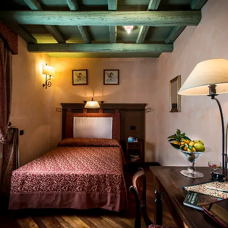 Farm stay Relais Abbazia Santa Anastasia & Winery