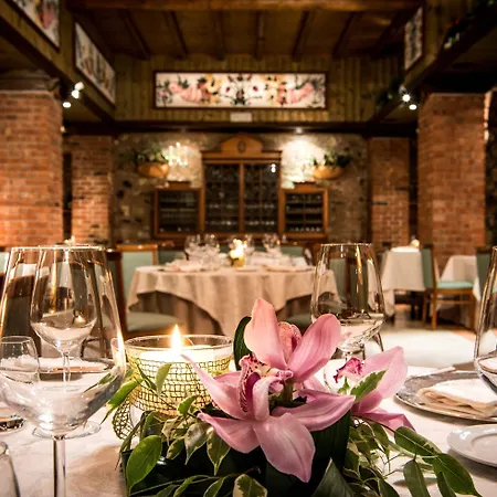 Lantgård Relais Abbazia Santa Anastasia & Winery